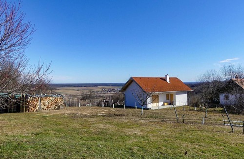 Strem House | Discover the Jewel of Kellerstöckl with Scenic Views