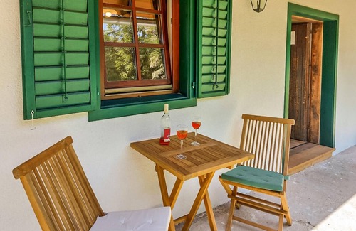 Strem House | Experience a Perfect Getaway in an Idyllic Vacation Home