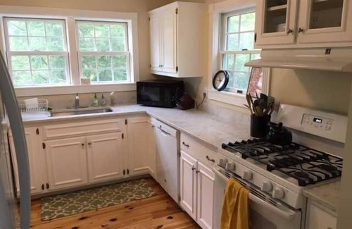 Bar Harbor Cottage | Tranquil Kelley Grove Cottage with Ocean View & Spa Access