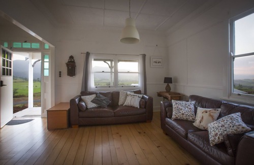 Jerrara Cottage | Discover Kelly Cottage: A Unique Hollywood Escape