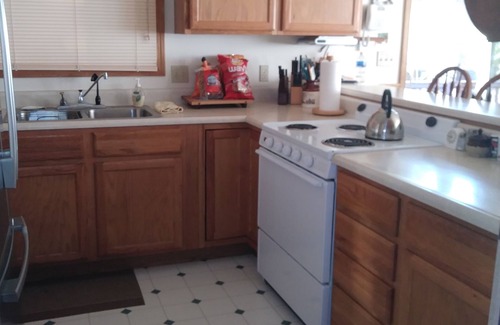 St Ignace House | Family-Friendly Kelly Cottage on Lake Michigan - Pet Welcome!