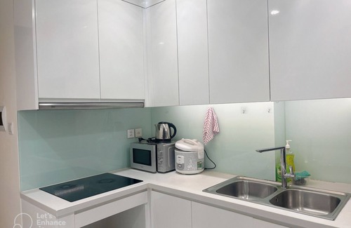 Hang Xanh Apartment | Explore Kelly House: Spa, Pool & Kitchen Amenities Await