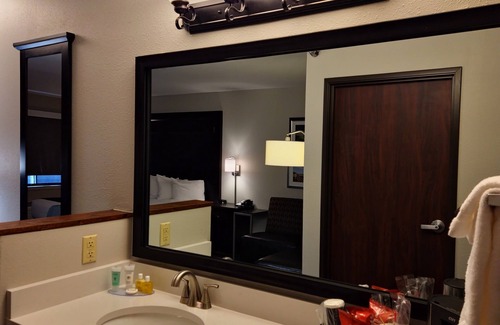 Billings Hotel | Inviting Kelly Inn Billings Montana: Pool, Spa & Dining