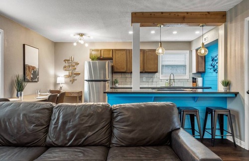 College Station Apartment | Experience Kelly's Cove: 2 Bed, Pet Friendly Near A&M