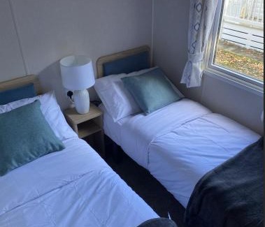 Clacton-on-Sea House | Pet-Friendly 2-Bedroom Caravan at KellysHolidayHomes