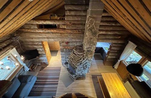 Yllasjarvi House | Ylläs View Retreat: Hot Tub and Family-Friendly Comfort