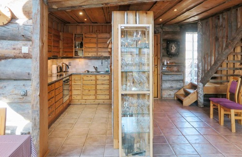 Saariselka House | Experience Kelowaskooli: Lake View Spa Retreat Awaits