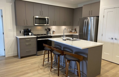 McKinley Condo | Relaxing Mckinley Beach Condo with Ocean View & Spa