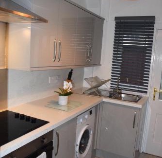 Larbert Apartment | Stylish Kelpies Serviced Apartments - Family-Friendly Stay