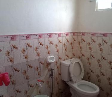 Burgos House | Pet-Friendly Escape at Kelsey's Homestay for Families