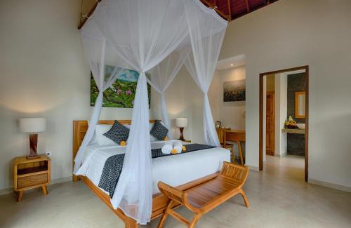 Keliki Villa | Kelusa Hill: Family-Friendly Getaway with Pool Access