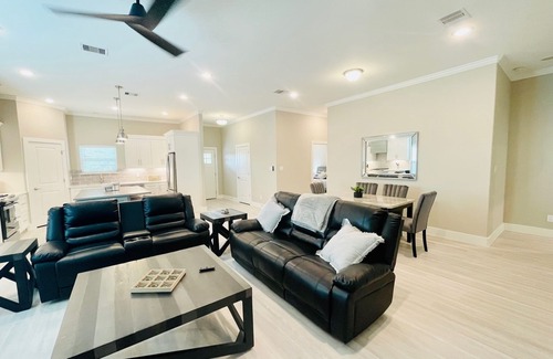 League City House | Kemah Delight: Family-Friendly Stay with Perfect Reviews!