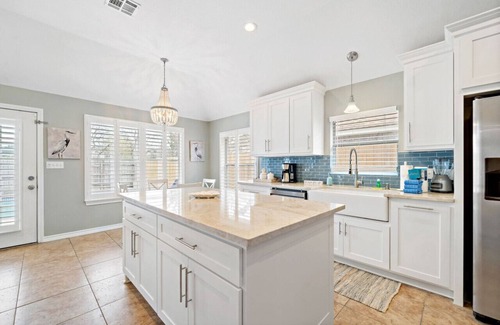 Clear Lake Shores House | Pool Paradise in Kemah - Steps from Cien Park & Boardwalk