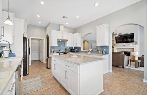 Clear Lake Shores House | Pool Paradise in Kemah - Steps from Cien Park & Boardwalk