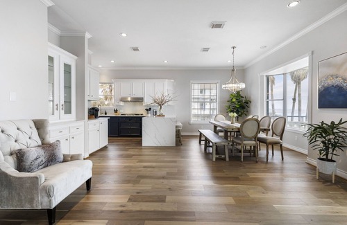 Kemah House | Explore Kemah's Bayfront Retreat with Pool & Family Amenities