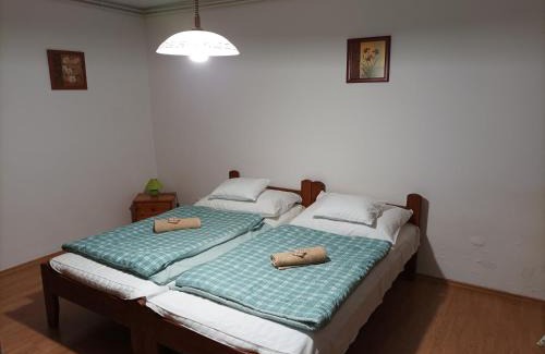 Mikohaza House | Highly Rated Kemencés Vendégház: Family-Friendly Retreat