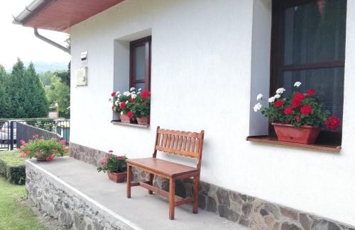 Mikohaza House | Highly Rated Kemencés Vendégház: Family-Friendly Retreat