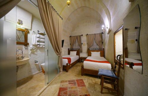 Avanos House | Relax at Kemerli House with Inviting Hot Tub Amenities