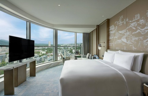 Qinhuai Qu Hotel | Experience Luxury at Kempinski Hotel Nanjing - 5 Star Excellence