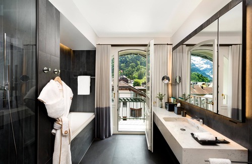 Engelberg Hotel | Elegant Kempinski Palace Engelberg: Spa, Pool & Dining Awaits