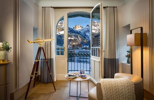 Engelberg Hotel | Elegant Kempinski Palace Engelberg: Spa, Pool & Dining Awaits