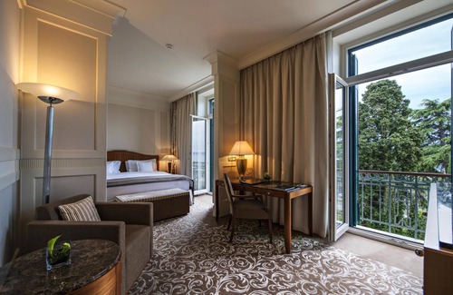 Portoroz Hotel | Elegant Kempinski Palace Portoroz with Oceanfront Amenities