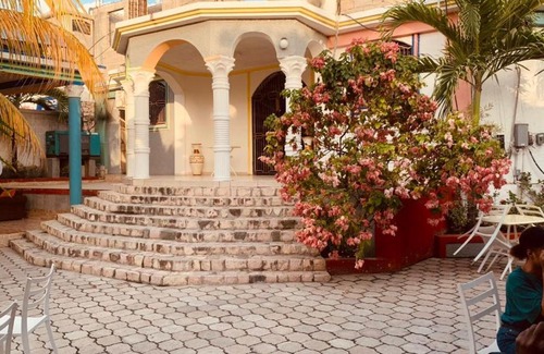 Port-au-Prince Hotel | Discover Ken's Paradise Hotel with Delicious Breakfast