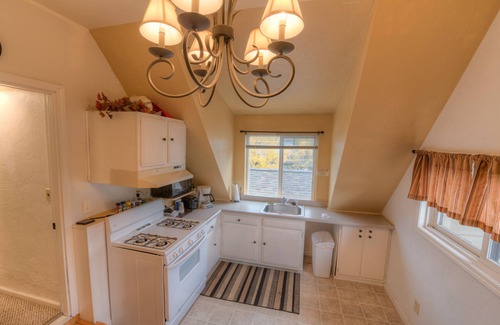 Soldotna Cabin | Kenai River Lodge: Family-Friendly Retreat with Breakfast