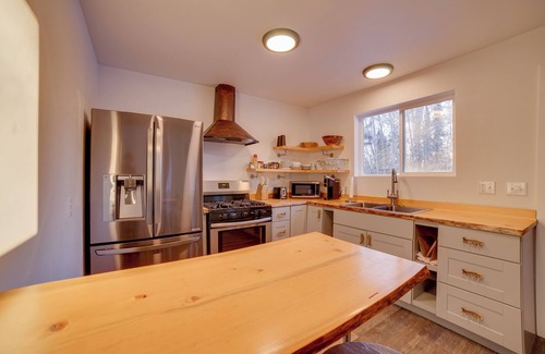 Sterling Cabin | Kenai River Retreat ~ 4 Mi to Morgan's Landing!