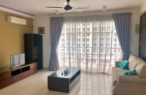 Cyberjaya Apartment | Relaxing Getaway at Kenanga Residence by KF's with Pool