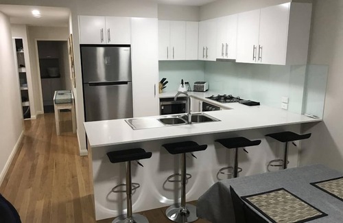 Kiama Apartment | Top-Rated Kendalls Beach: Steps from Ocean and Dining