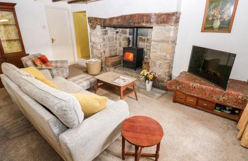 Kenfig House | Kenfig Farm: Family & Pet-Friendly Retreat with Great Reviews