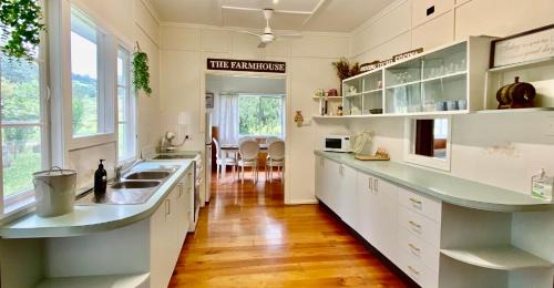 Coolabine House | Inviting Kenilworth Farmhouse: Family-Friendly Retreat