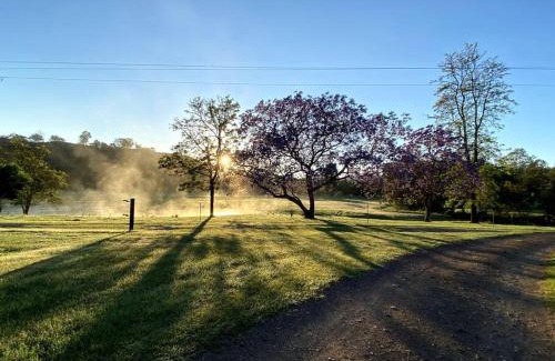 Coolabine House | Inviting Kenilworth Farmhouse: Family-Friendly Retreat
