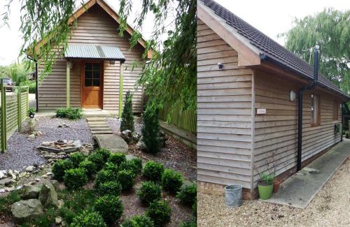 Tilney Fen End House | Pet-Friendly Kenilworth Garden Accommodation - Rated 9/10