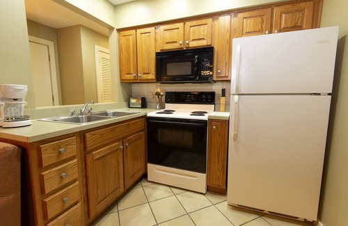 Aurora Hotel | Discover Kenlake State Resort Park: Eco-Friendly Retreat