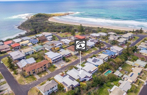 Yamba House | Discover Kenlee: Oceanfront Bliss with Top Amenities