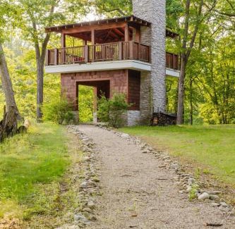 Niles Apartment | Kennan Hollow Farm 100 Acres on River Sleeps 30