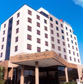 Kobrasol Hotel | Elegant Stay at Kennedy Executive Hotel - Rated 9/10!