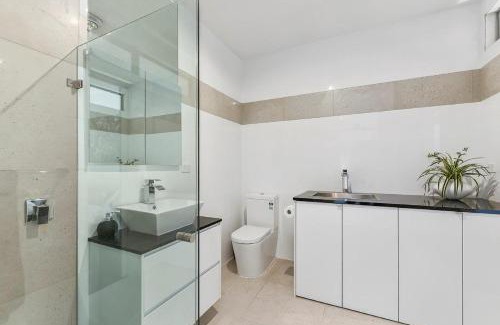 Mount Gambier Apartment | Elegant 4-Star Stay at Kennedy Executive Townhouse