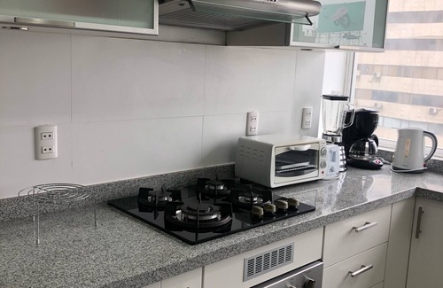 Miraflores Apartment | Top-Rated Kennedy Park Miraflores Apartment with Spa & Kitchen