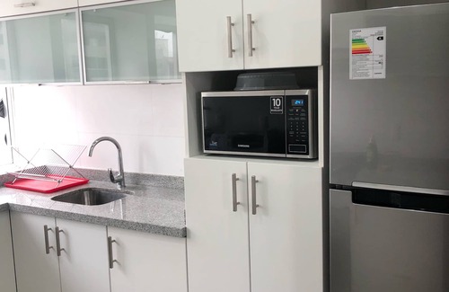 Miraflores Apartment | Top-Rated Kennedy Park Miraflores Apartment with Spa & Kitchen