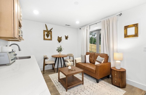 Town Center Apartment | Kennesaw Charm Suite- 3 min from Kennesaw, Private Entry & Pet Friendly!