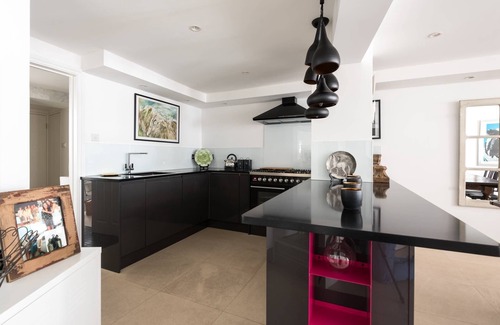 Bishop's Apartment | Relaxing Stay at Kennington Road by onefinestay