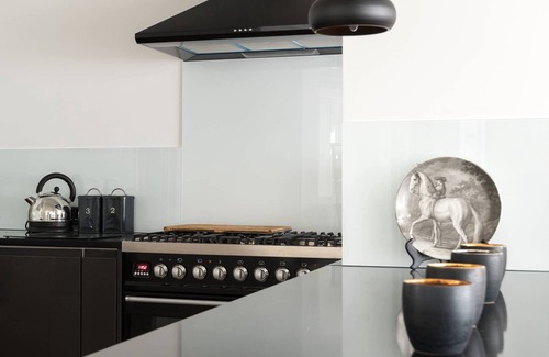 Bishop's Apartment | Relaxing Stay at Kennington Road by onefinestay