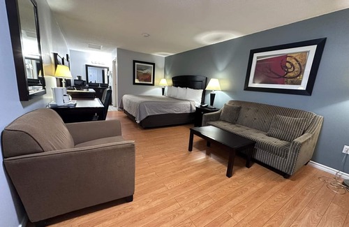 Windsor Hotel | Budget-Friendly Kenora Motel with Breakfast & Family Amenities