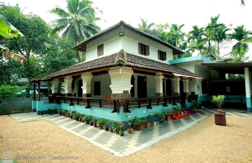 Talipparamba House | Discover Kenoth Thaliyil Mana: Guest Rated 10/10 Retreat