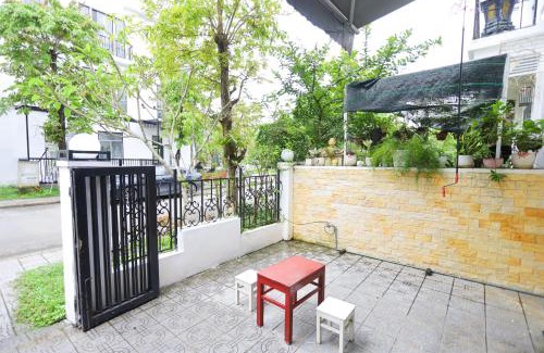 Huong Thuy Apartment | Kenpi Garden Homestay: Family-Friendly with Pool & Ocean View