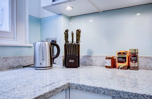 South Kensington House | Kensington: Elegant 4 Bed Mews Home with Great Amenities