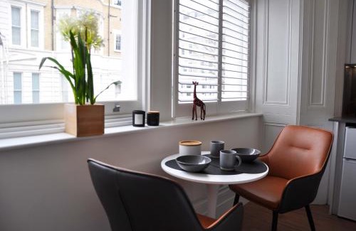 Queen's Gate Apartment | Discover Kensington Studios: A 4-Star Guest Favorite